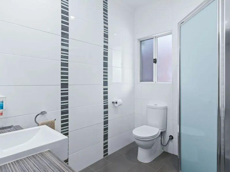 2 Bed DLX Bathroom